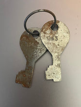 Load image into Gallery viewer, London Lock Mixed Metal with Slide Lever and Key