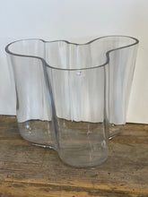 Load image into Gallery viewer, Savoy Vase