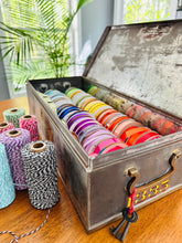 Load image into Gallery viewer, Vintage London Bankers Box with key