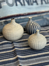 Load image into Gallery viewer, Cora Vessel