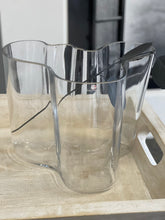 Load image into Gallery viewer, Savoy Vase