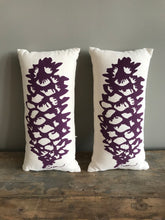 Load image into Gallery viewer, Pinecone Pillows