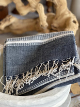 Load image into Gallery viewer, Verona Stripe Throw
