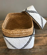 Load image into Gallery viewer, White Beaded Boxes