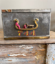 Load image into Gallery viewer, Vintage London Bankers Box with key