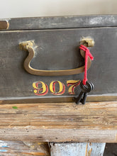 Load image into Gallery viewer, Vintage London Bankers Box with key
