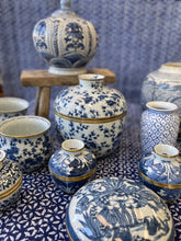 Load image into Gallery viewer, Blue and White Ginger Jar
