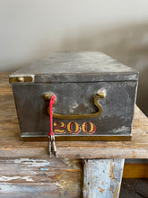 Load image into Gallery viewer, Vintage London Bankers Box with key