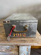Load image into Gallery viewer, Vintage London Bankers Box with key
