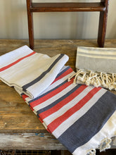 Load image into Gallery viewer, Striped Throw Blanket