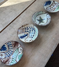 Load image into Gallery viewer, Vintage Mediterranean Bowls w/ Fish - set of 4