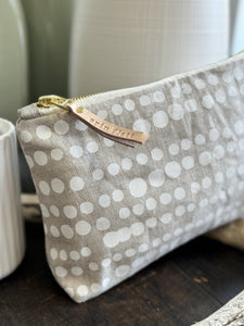 Erin Flett White Hilary Makeup Zipper Bag