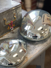 Load image into Gallery viewer, Round Reflective Mirror - medium