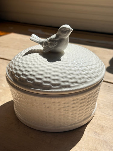 White Porcelain Lidded Basketweave Dish w/ Bird