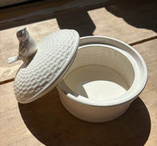 Load image into Gallery viewer, White Porcelain Lidded Basketweave Dish w/ Bird