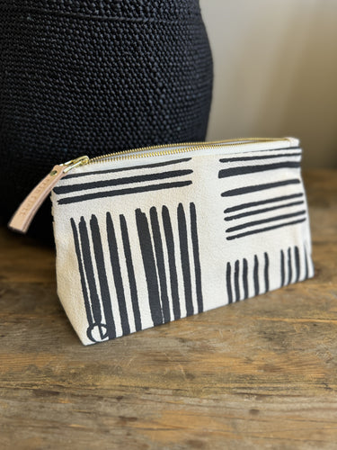 Erin Flett Worn Black Brush Makeup Zipper Bag