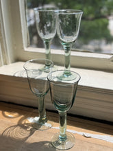 Load image into Gallery viewer, Green Goblet Glasses - set of 4