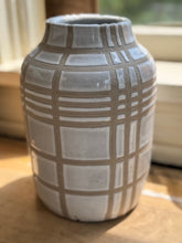 Load image into Gallery viewer, Grid Vessel