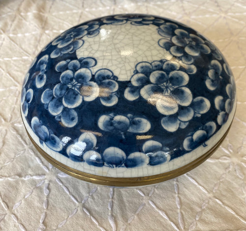 Blue and White Round Lidded Flower Display Box