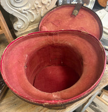 Load image into Gallery viewer, Antique Leather Top Hat Box