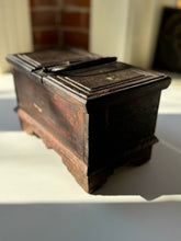 Load image into Gallery viewer, Lanna Style Teakwood Betel Nut Box