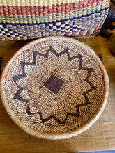 Load image into Gallery viewer, African Flat Basket