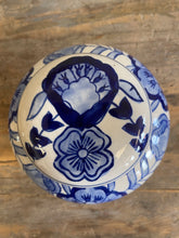 Load image into Gallery viewer, Blue and White Decorative Jar