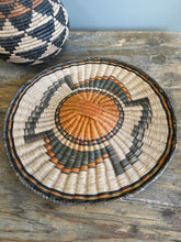 Load image into Gallery viewer, Hopi Wedding Flat Basket