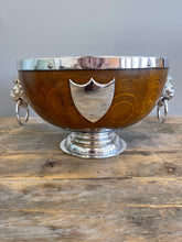 Load image into Gallery viewer, Lion Head Crested Bowl